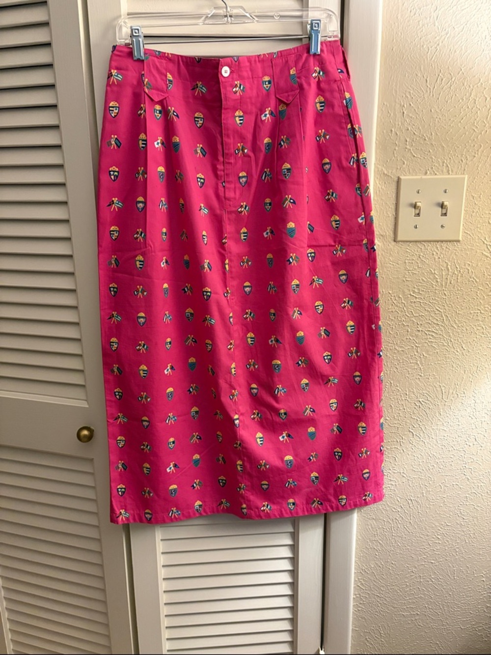 Harold’s straight skirt.
